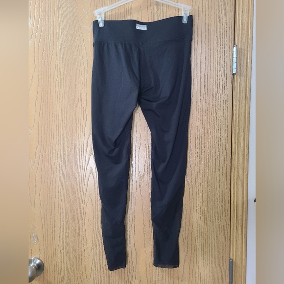 Victoria's Secret PINK Ultimate Black Mesh Yoga Workout Leggings - Picture 2 of 4